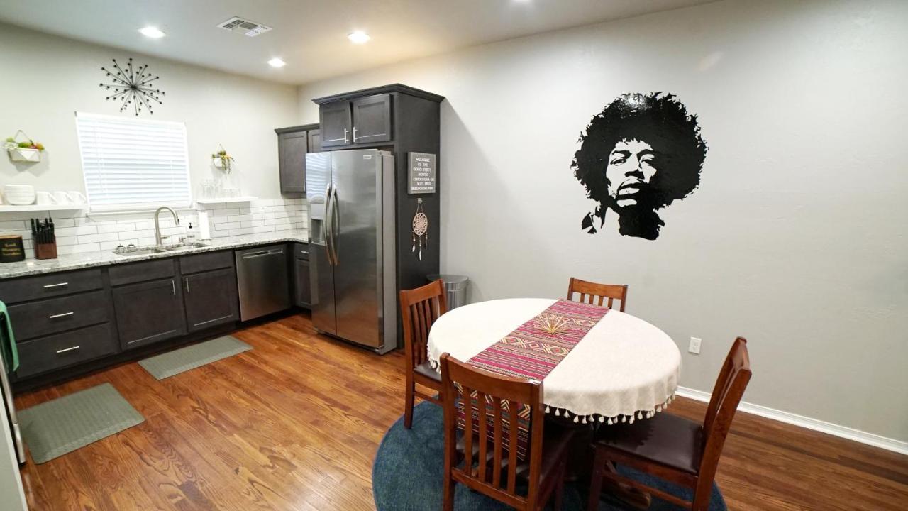 Rock & Roll House, Fiber Internet, Roku Tv, Washer & Dryer, By Dt Chickasha & Leg Lamp! Exteriér fotografie