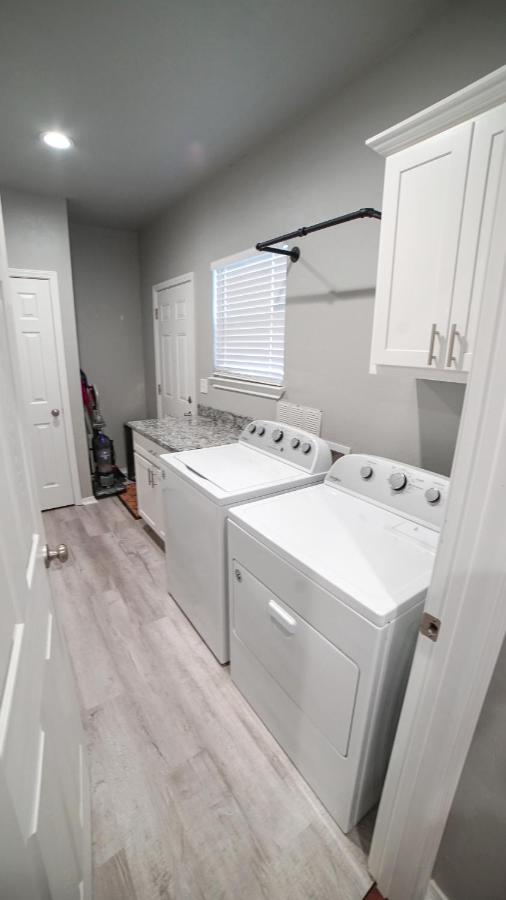 Rock & Roll House, Fiber Internet, Roku Tv, Washer & Dryer, By Dt Chickasha & Leg Lamp! Exteriér fotografie