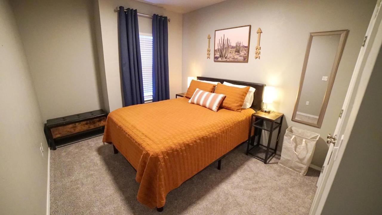 Rock & Roll House, Fiber Internet, Roku Tv, Washer & Dryer, By Dt Chickasha & Leg Lamp! Exteriér fotografie