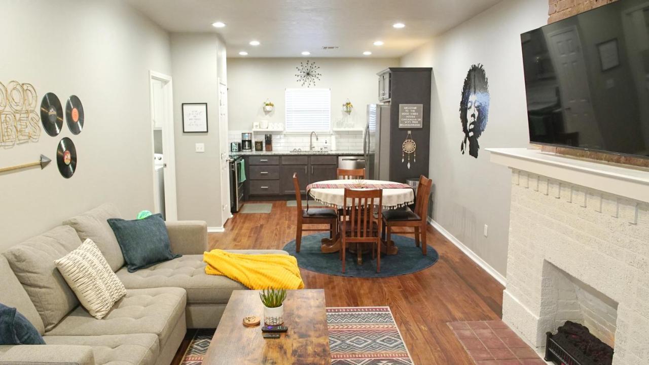 Rock & Roll House, Fiber Internet, Roku Tv, Washer & Dryer, By Dt Chickasha & Leg Lamp! Exteriér fotografie