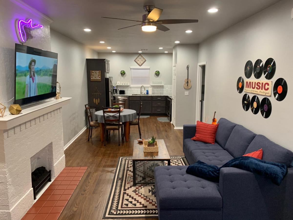 Rock & Roll House, Fiber Internet, Roku Tv, Washer & Dryer, By Dt Chickasha & Leg Lamp! Exteriér fotografie