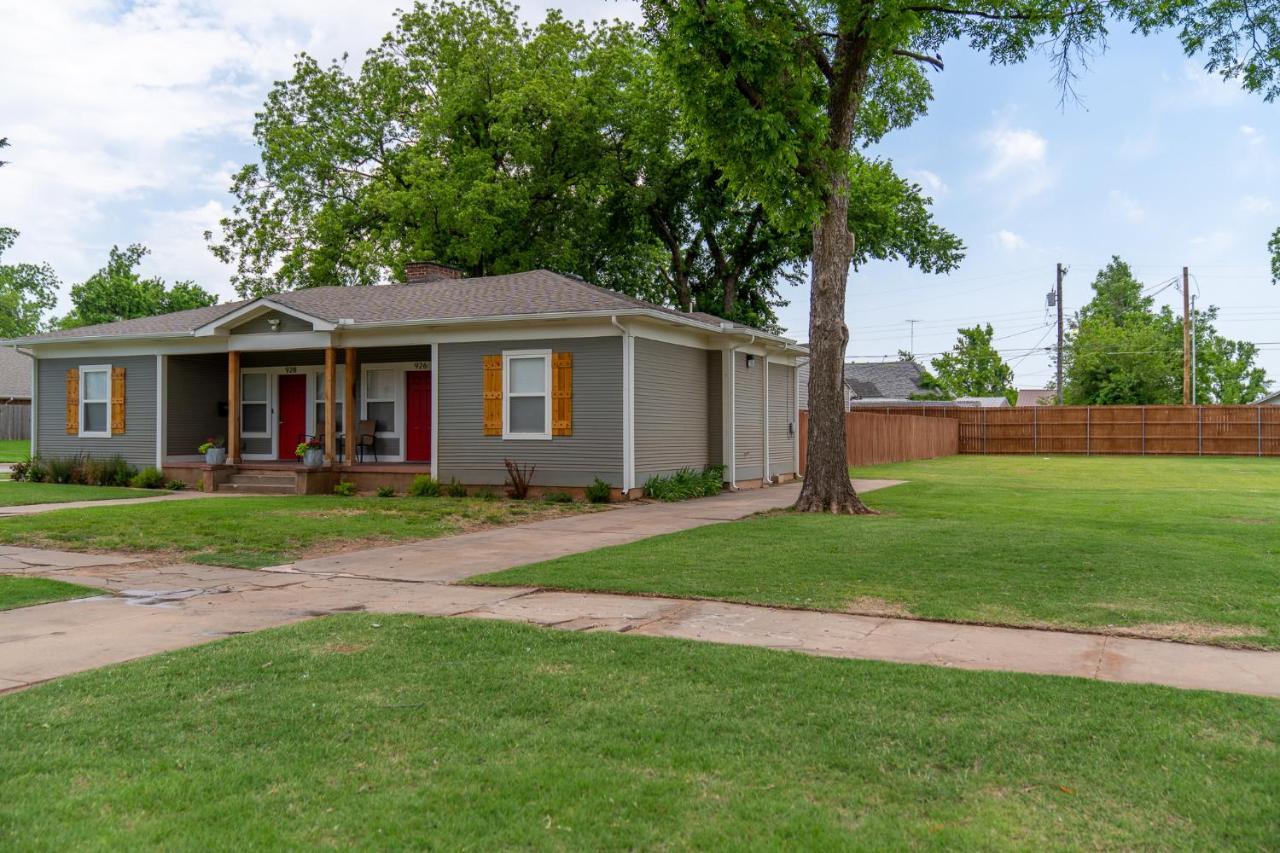Rock & Roll House, Fiber Internet, Roku Tv, Washer & Dryer, By Dt Chickasha & Leg Lamp! Exteriér fotografie